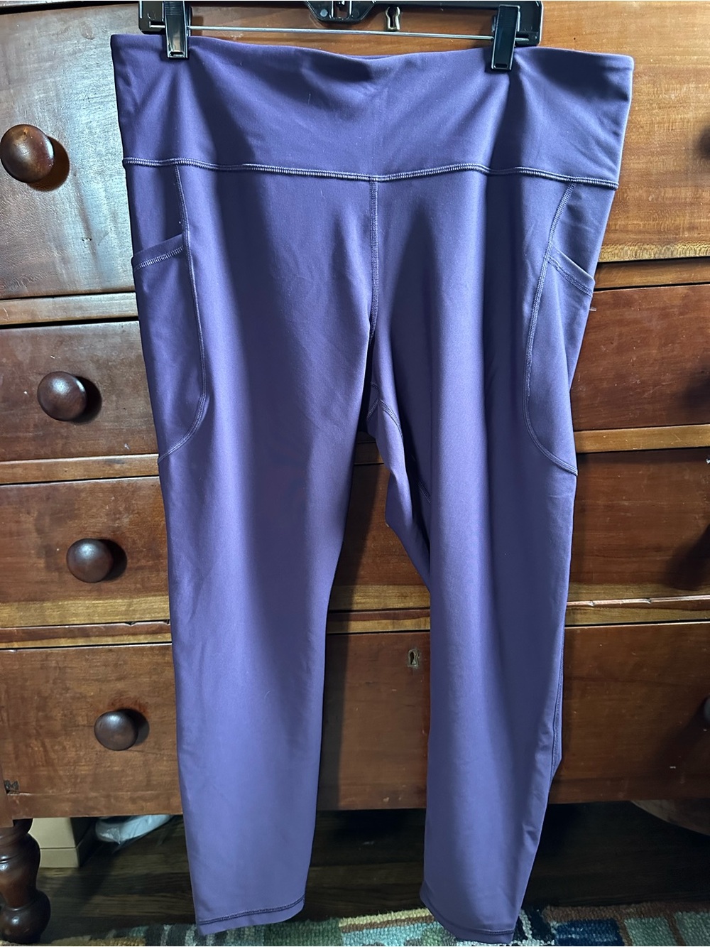 Old Navy Plum Purple High-Rise Active Leggings with Pocket